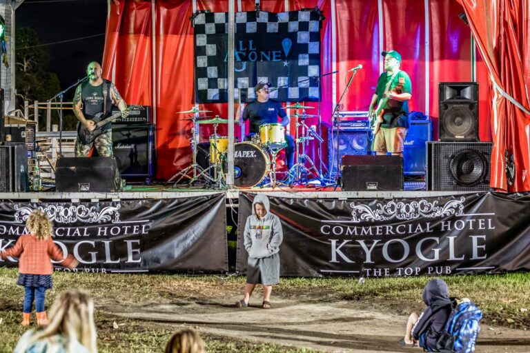Live music at Kyogle Show